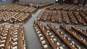 48 Anggota DPR Hadiri Paripurna Pengesahan RUU Wantimpres-Kementerian