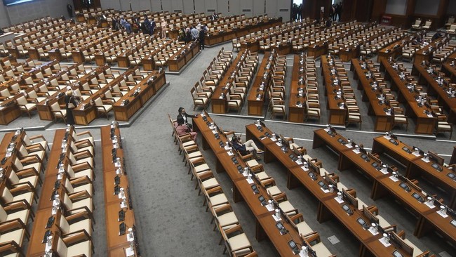 Rapat Paripurna DPR secara resmi telah mengesahkan UU Kementerian Negara, ada enam poin perubahan nan disepakati dalam RUU Kementerian Negara.