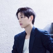 Aktor Korea Song Joong Ki dan Istri Sambut Kelahiran Anak Kedua