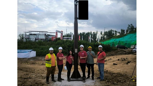 Anak usaha Telkom, PINS berkolaborasi dengan CHT INFINITY menyelesaikan pemasangan Smart Pole di Sumbu Barat Istana Presiden di IKN, Jumat (16/8).