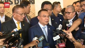 VIDEO: DPR Respons Sidang Paripurna Pengesahan RUU Pilkada Batal