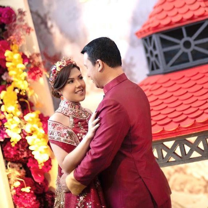 <p>Setahun menikah, momen kebersamaan Tina Toon dan sang suami sangat jarang terlihat. Tina hanya mengunggah segelintir potret bersama sang suami pada laman Instagram-nya. (Foto: Instagram: @tinatoon101)</p>