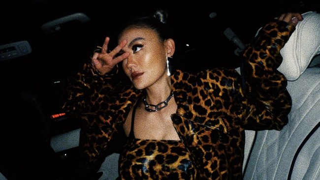 Kembalinya Agnes Monica yang Meriah dengan "Party in Bali"