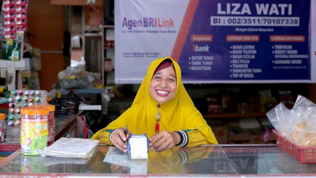 Dalam upaya perluasan layanan keuangan ke pelosok negeri guna memperkuat inklusi dan literasi keuangan, BRI memiliki jumlah total AgenBRILink 1 juta agen.