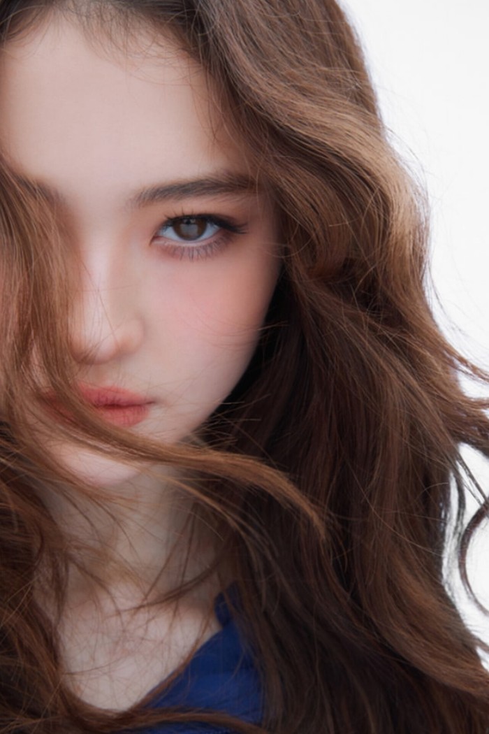 Dalam waktu dekat ini, Ella akan segera memulai awalan baru dalam karirnya sebagai idol dengan bergabung dalam girl group MEOVV yang dijadwalkan debut pada akhir tahun ini, Beauties./ Foto: instagram.com/meov_official_