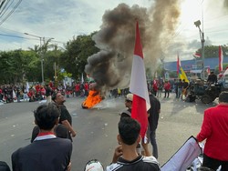 Dapat Pengamanan Ketat, Demo Kawal Putusan MK di Banyuwangi Kondusif
