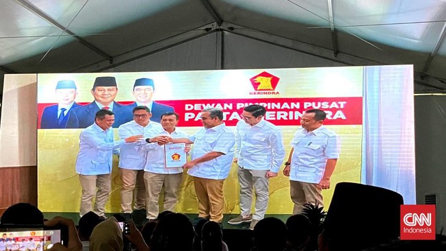 Sekjen Gerindra menyerahkan surat rekomendasi support untuk Pilgub Sumut, Banten, DKI, Jateng, dan Jatim. Apakah ada nama Kaesang?