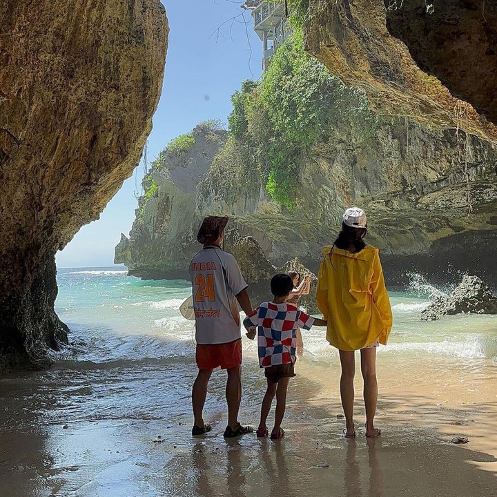 <p>Kang Gary mengatakan bahwa resor tempatnya menginap memiliki pemandangan yang menakjubkan. Ia pun menyebut liburan kali ini adalah liburan terbaik yang pernah ada. (Foto: Instagram: @kanggary_yangban)</p>