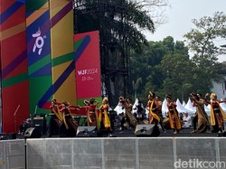 Tari Reak Kreasi dan Gunungan Wayang Buka West Java Festival 2024