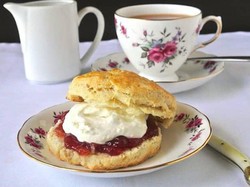 Peneliti Temukan Cara Terbaik Menikmati Kue Scone Saat Ngeteh