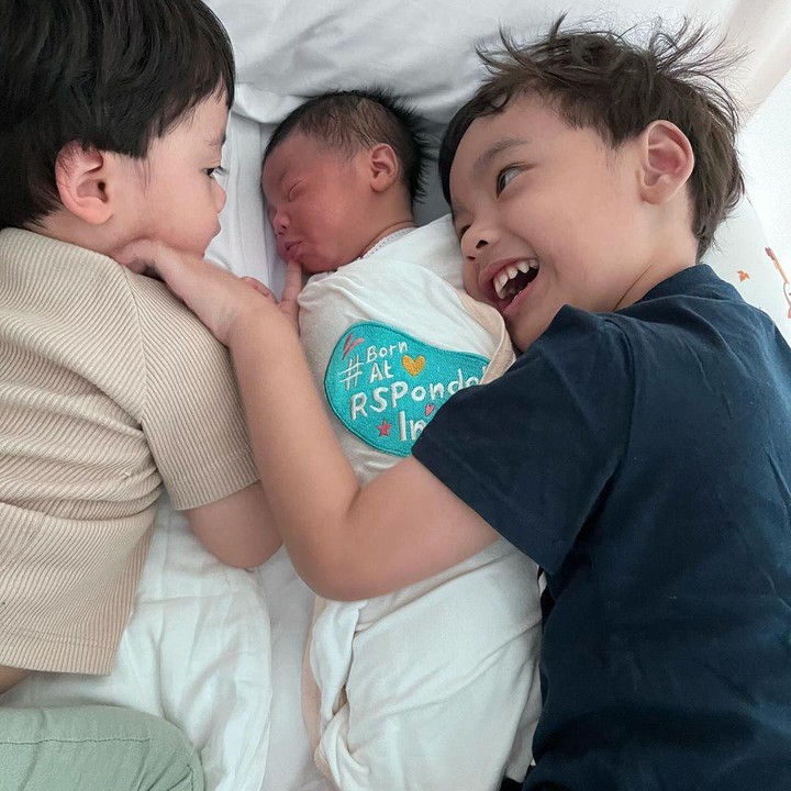 <p>Lindswell melahirkan anak bungsunya pada April 2024. Si Kecil yang kini berusia tiga bulan itu memiliki nama yang indah, yakni Achmad Zayd. (Foto: Instagram: @lindswell_k)</p>