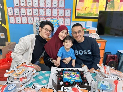 7 Potret Lyra Virna dan Fadlan Muhammad Rayakan Ultah Anak Bungsu di Sekolah