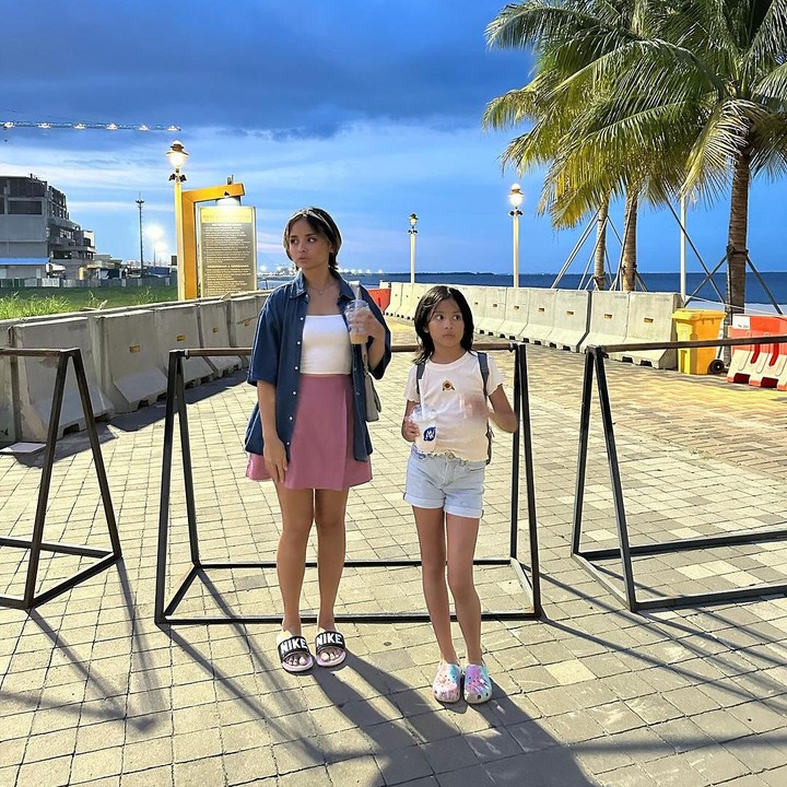 <p>Putri sulung Joanna Alexandra, Zoey Havilah Salajena Panggabean, kini tumbuh menjadi anak yang cantik, Bunda. Usia Zoey sendiri kini sudah memasuki sembilan tahun. (Foto: Instagram: @joannaalexandra)</p>