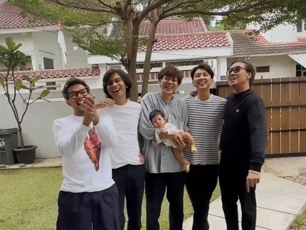 5 Potret Terbaru Tria The Changcuters Usai Pingsan di Panggung, Dijenguk Para Sahabat
