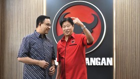 FOTO: Momen Anies Baswedan Sambangi Kantor DPD PDIP Jakarta