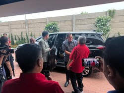 Anies Baswedan Sambangi DPD PDIP Jakarta, Masinton: Samakan Persepsi