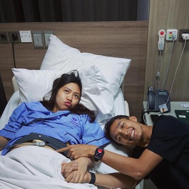 Jonatan Christie dan Shanju Perdana Bagikan Foto Anak