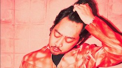 Lirik Lagu Sambung - Pamungkas feat Dipha Barus