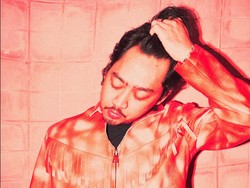 Lirik Lagu Sambung - Pamungkas feat Dipha Barus