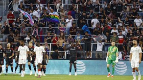 FOTO: Maarten Paes Bawa FC Dallas Menang dalam Drama Tujuh Gol