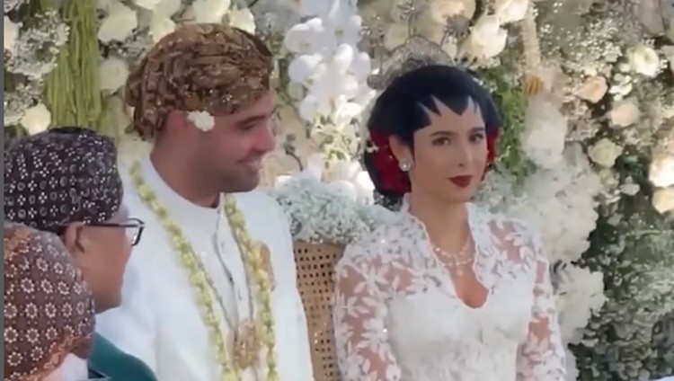 Nadine Kaiser Putri Susi Pudjiastuti Menikah