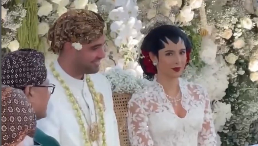 Nadine Kaiser Putri Susi Pudjiastuti Menikah