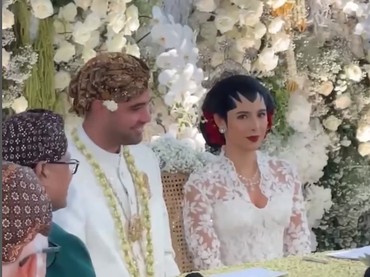 img-title Kisah Geoffrey Suami Nadine Kaiser Sebelum Mualaf, Pernah Kerja di Perusahaan Alkohol