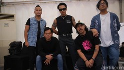 Kurangi Penggunaan Botol Plastik, Nidji Selalu Bawa Tumbler Tiap Kali Manggung