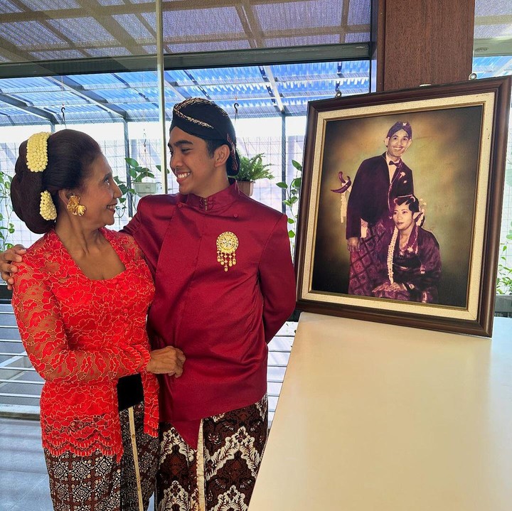 <p>Dalam unggahan ini, Susi memuji ketampanan putra dan cucunya. Ia bahkan memanggil keduanya dengan sebutan 'pangeran'. (Foto: Instagram: @susipudjiastuti115)</p>