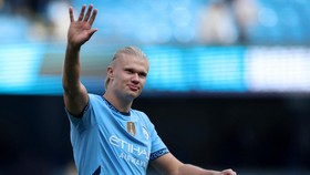 FOTO: Haaland Hattrick, Man City Menggila