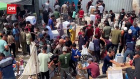 VIDEO: Kala Warga Palestina Antre Untuk Dapat Bantuan Makanan