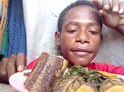 Aksi Bocah Papua Mukbang Pisang Rebus Banjir Pujian