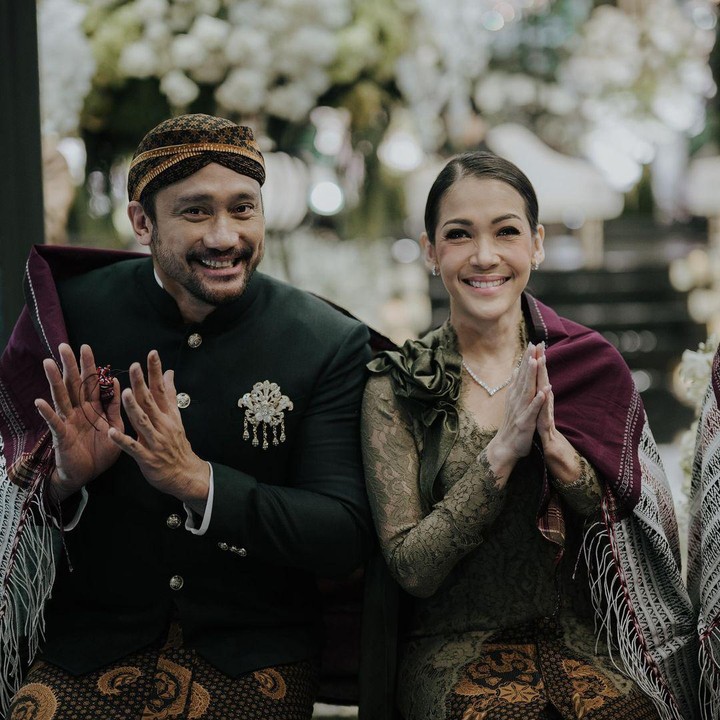 <p>Momen sakral dalam pernikahan itu dibagikan langsung oleh sang ayah, Tora Sudiro melalui beberapa potret yang diunggah di akun Instagram pribadinya. (Foto: Instagram@t_orasudi_ro/@inspirasapictures)</p>