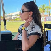 Anisha Rosnah Tampil Stylish Temani Pangeran Mateen di Turnamen Polo Spanyol