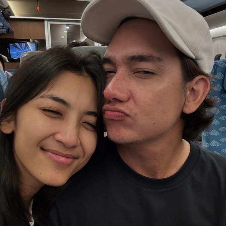 <p>Adipati Dolken sudah tiga tahun menjalani rumah tangga bersama Canti Tachril. Pasangan ini menikah di Bangka Belitung pada 18 Desember 2020. (Foto: Instagram @adipati @cantitachril)</p>
