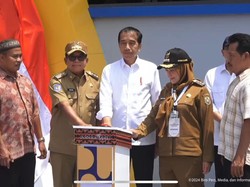 Penuhi Janji ke Ibu-ibu, Jokowi Resmi Revitalisasi Pasar di Lampung Rp 38 M