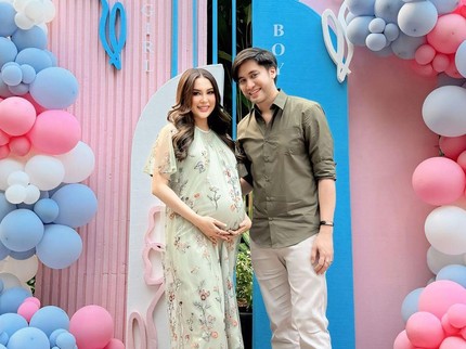 7 Potret Gender Reveal Vicy Istri Kevin Aprilio, Addie MS Nangis Haru akan Punya Cucu Perempuan