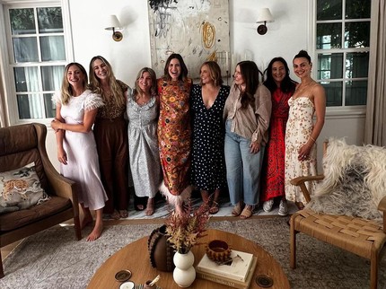 Mandy Moore Gelar Baby Shower Kehamilan Ketiga Bernuansa Chic, Hillary Duff juga Hadir