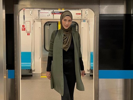 Terpopuler: Potret Stylish Paula Verhoeven dengan Hijab