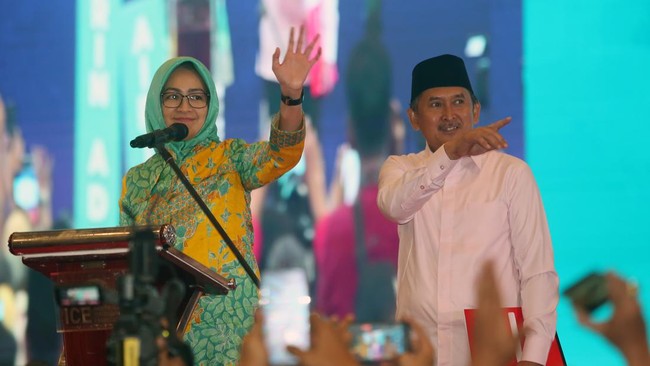 Ketua Umum Partai Golkar Bahlil Lahadalia merespons langkah politik Airin Rachmi Diany untuk maju di Pilkada Banten 2024 lewat PDIP.