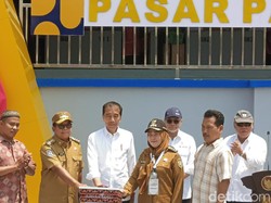 Jokowi Resmikan Pasar Modern Pasir Gintung, Telan Anggaran Rp 38 Miliar