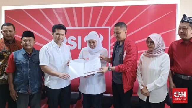 Saat menyerahkan blangko B1 KWK, PSI menyebut Khofifah Indar Parawansa dan Emil Dardak sebagai calon tunggal di Pilgub Jatim 2024.