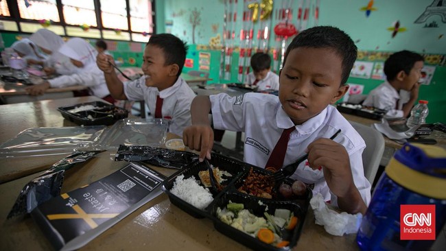 Kepala Badan Gizi Nasional (BGN) Dadan Hindayana mengatakan sekolah swasta juga bakal menjadi sasaran penerima program makan bergizi gratis.