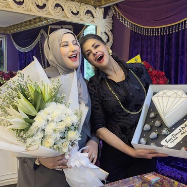 Gelar Ulang Tahun Ibunda dengan Megah, Tasyi Athasyia Rogoh Ratusan Juta