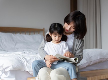 20 Contoh Teks Belajar Membaca Anak Kelas 1 SD untuk Tes Kosa Kata Si Kecil