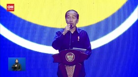 VIDEO: Jokowi soal Paloh: Satu-satunya Ketum yang Dipayungi Presiden