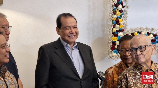 Chairman CT Corp Chairul Tanjung menceritakan kedekatannya dengan Menteri Keuangan Sri Mulyani. CT yang merekomendasikan Sri Mulyani ke SBY dan Jokowi.