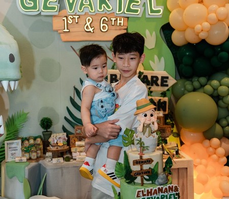 Porno video: Chiziqli paypoqdagi jinsiy aloqa