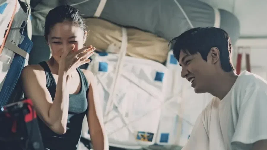 Lee Min Ho dan Gong Hyo Jin dalam drama Ask the Stars