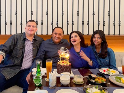 5 Potret Bella Saphira Bareng Suami & Anak-anak Sambung, Si Bungsu Jadi Sorotan